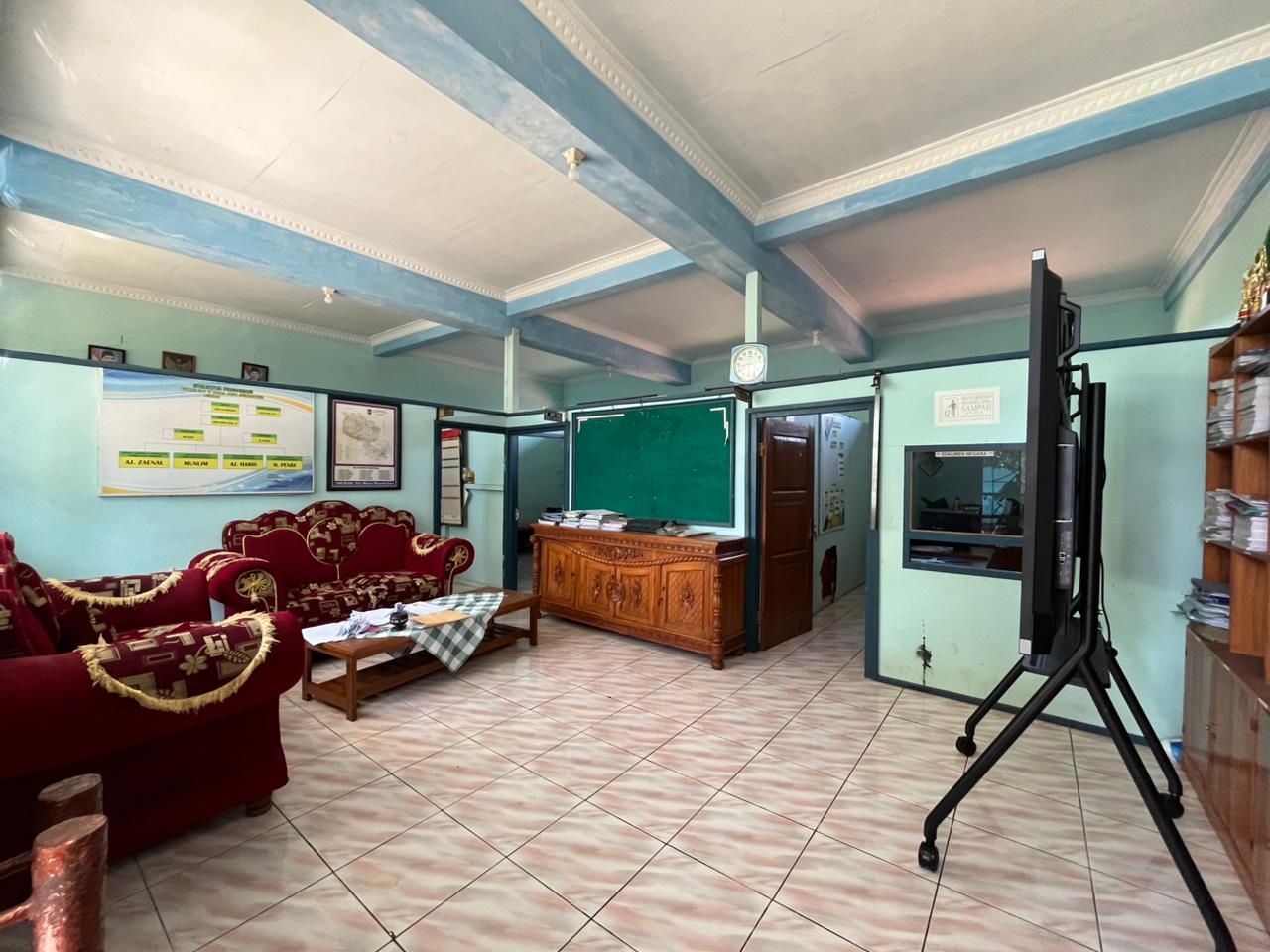 Kantor Guru